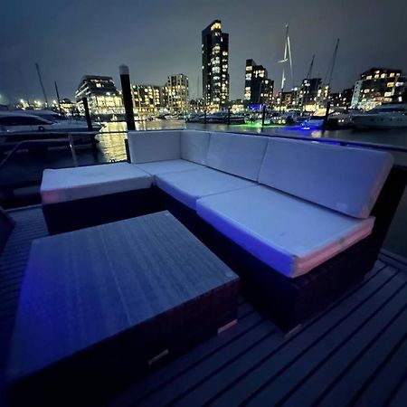 Yacht "X" - 44 Foot Modern Yacht On 5 Star Ocean Village Marina - Minutes Away From City Centre And Cruise Terminals, Free Parking ,Spa Package Available! Саутгемптон Екстер'єр фото